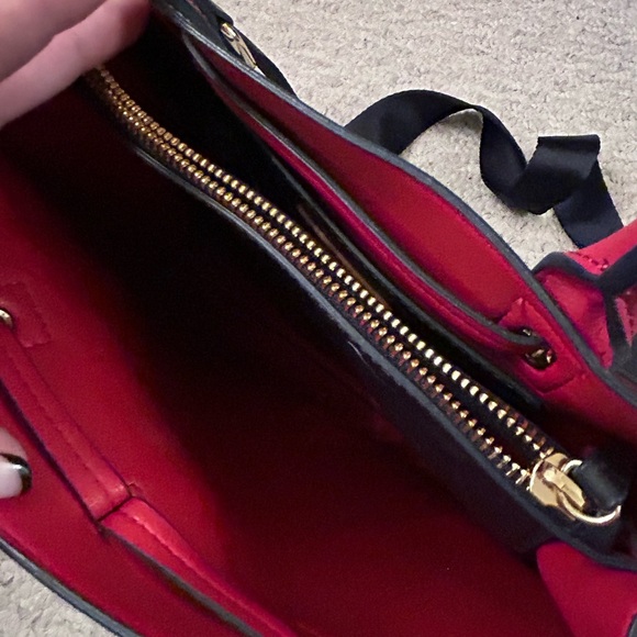 Tommy Hilfiger striped purse - Picture 2 of 4